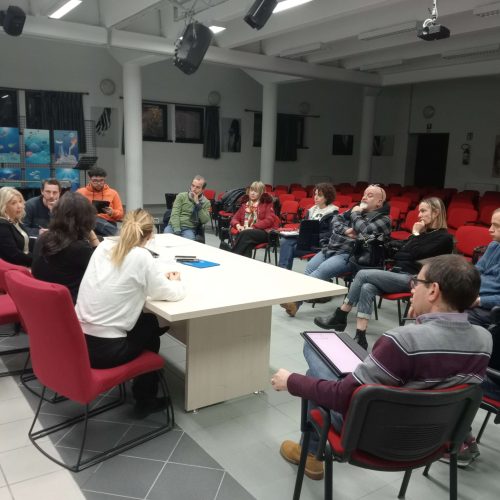 Ricerca sulla vulnerabilità sociale e diagnosi precoce: analisi dati scolastici (assenze,
ripetenze, prove standardizzate) per individuare indicatori di vulnerabilità sociale nelle
scuole coinvolte