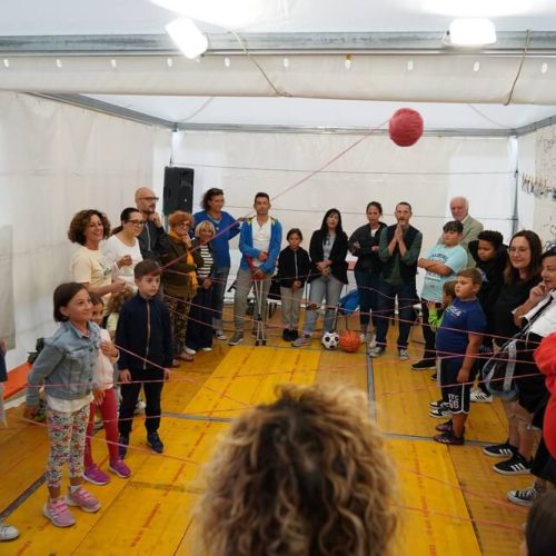 Formazione genitori, I annualità. Incontro a cura di Mauro Maggi: gioco del “Gomitolo
volante” nell’ambito della ”scuola che vorrei”